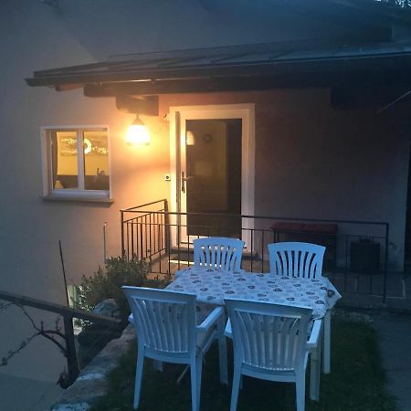 Casa Immersa Nel Vigneto Roveredo Exteriör bild